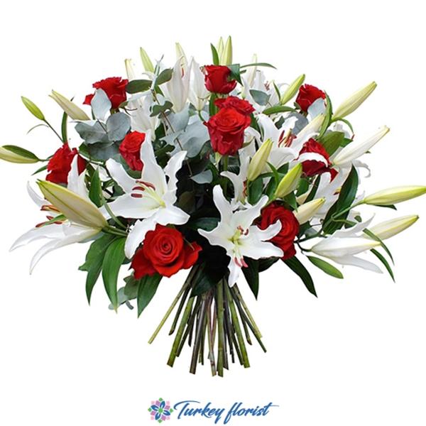 11 Rot Rosen und 5 Casablanca-Lilie